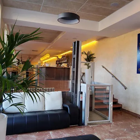 Marqués De Aguilar 3*