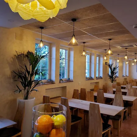 Marques De Aguilar 3*